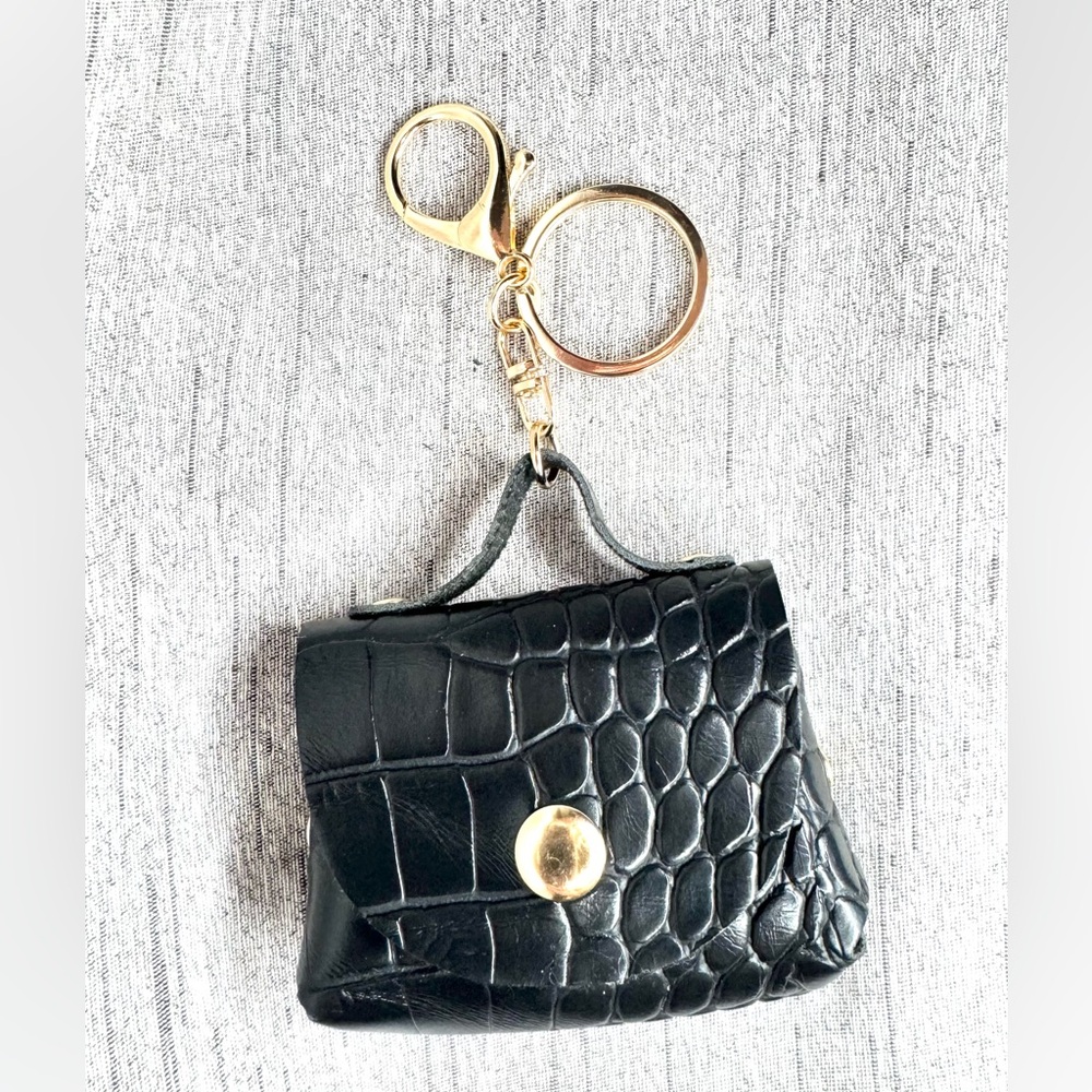 Purse Bag Charm / AirPod Holder - Black Croc-Embossed Keychain with Gold Accents - Picture 4 of 4